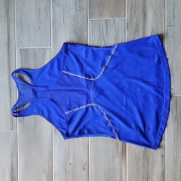 Bundle 4 workout tank tops. (3) Asics, (1) Layer 8 - Picture 3 of 11